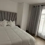 Hotel Saron
